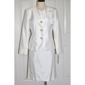 Nwt's Danillo Womens Size 8 White 100% Polyester 2 Piece Skirt Suit Button Front